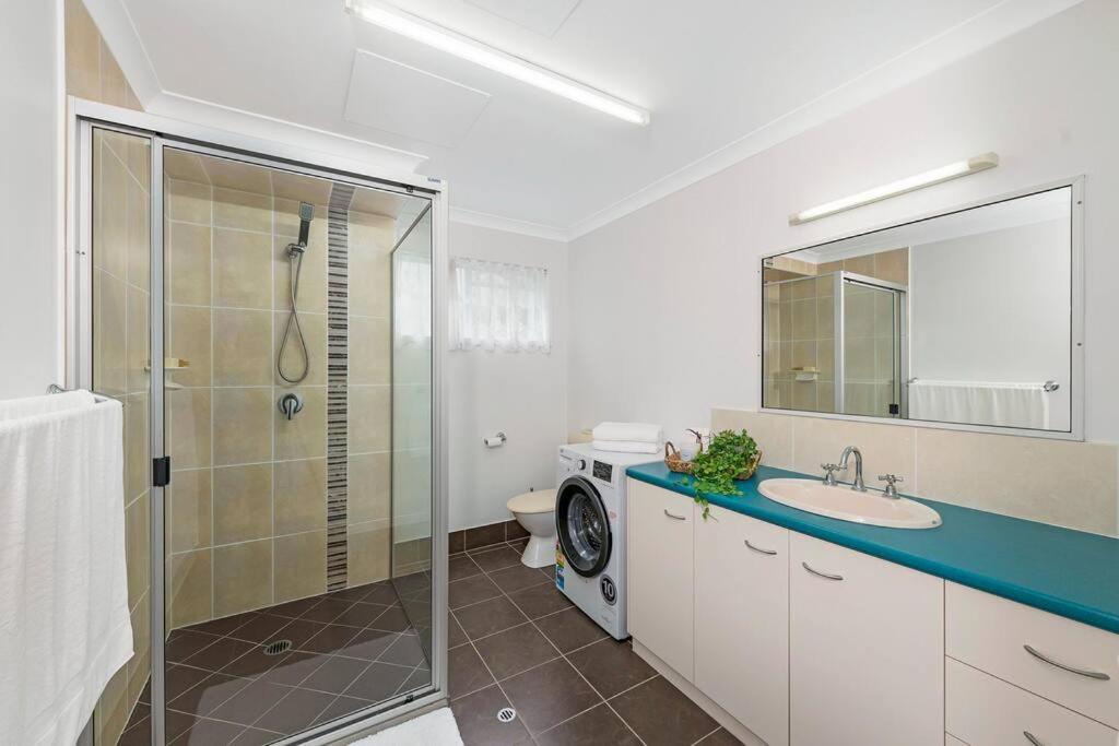 Bargara beachfront Unit - dog friendly photo 3