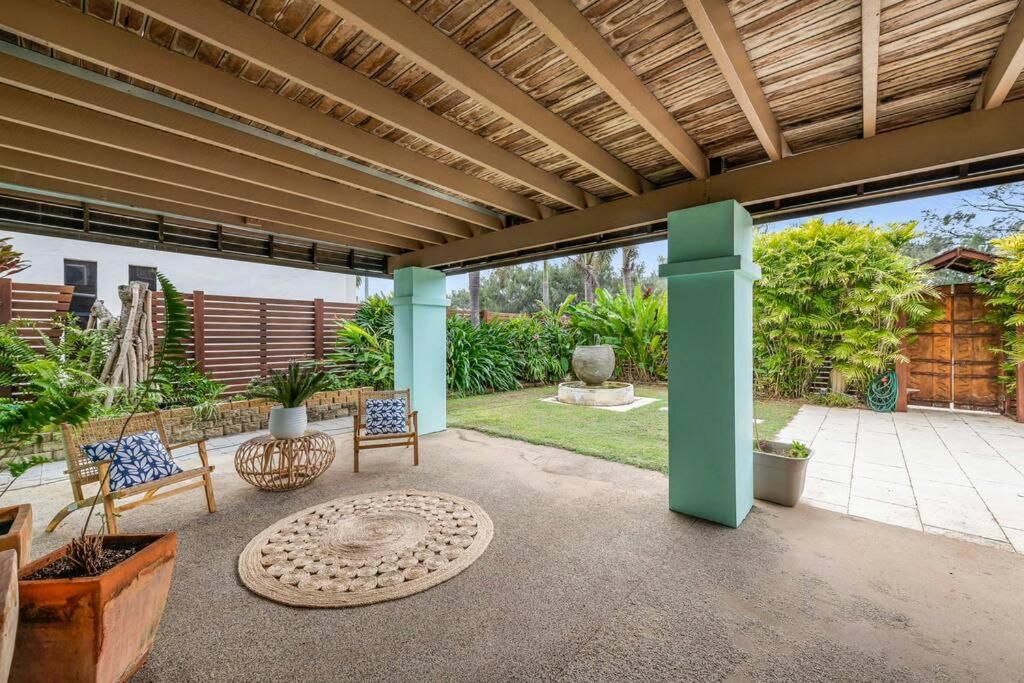 Bargara beachfront Unit - dog friendly photo 4