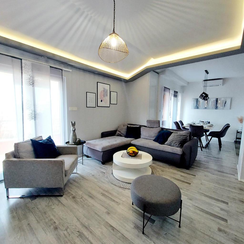 Luxury Garden Penthouse *MK* photo 3