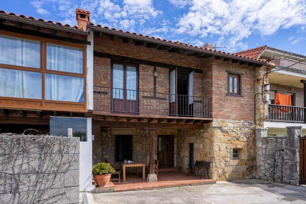 Casa con jardín cerca de la playa El porton photo 1