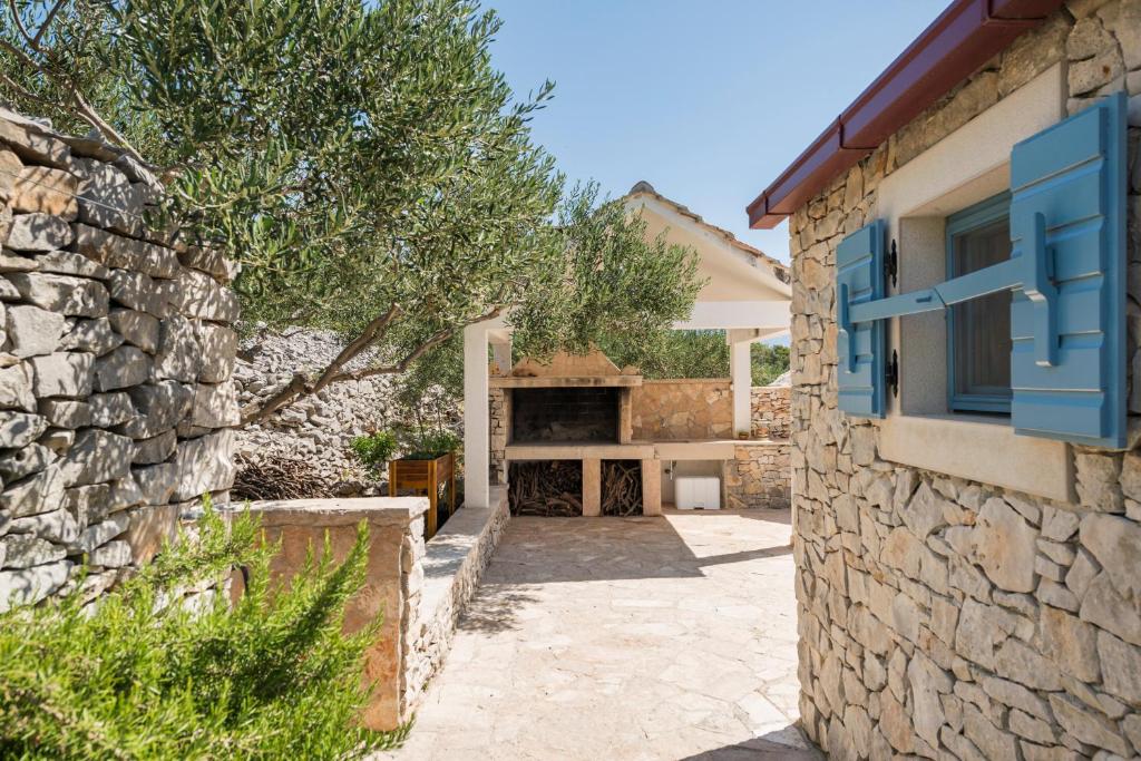 House with a swimming pool - Olive Grove Sumartin photo 3