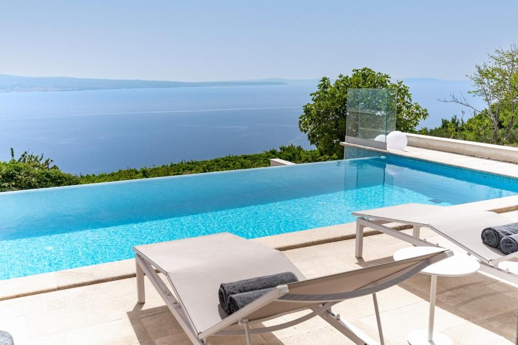 NEW! Seaview Villa Nautique, a 3-bedroom villa with a 32 sqm heated private pool and a Whirlpool photo 1