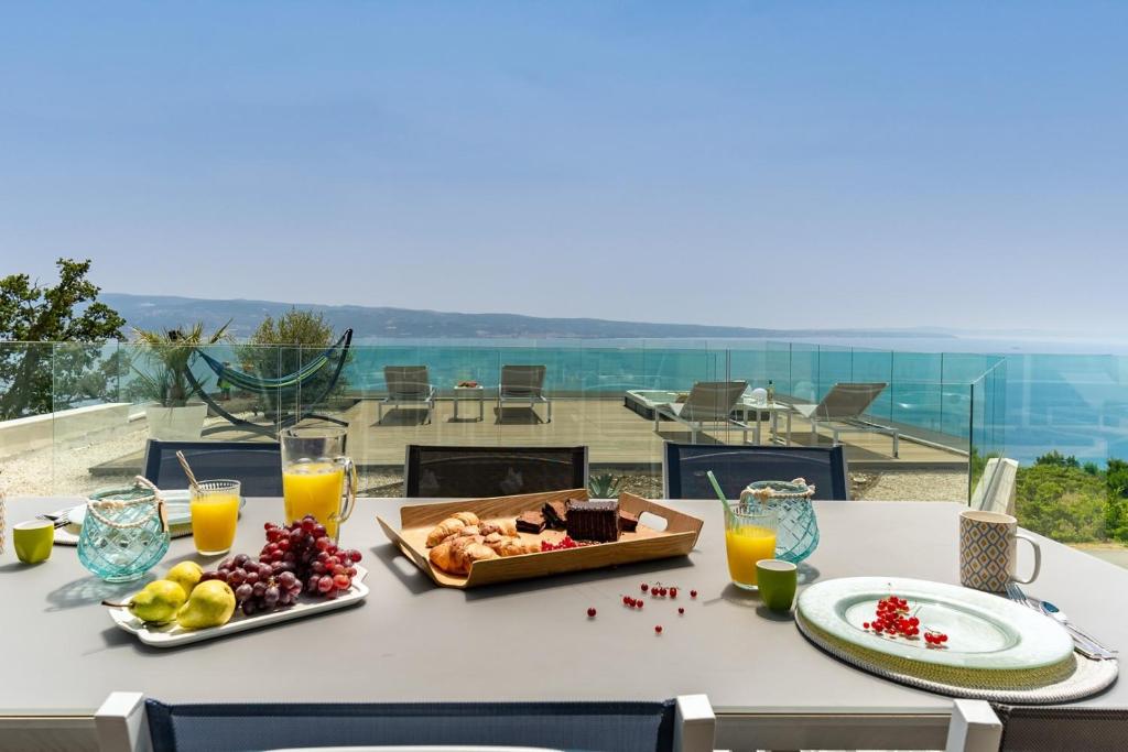NEW! Seaview Villa Nautique, a 3-bedroom villa with a 32 sqm heated private pool and a Whirlpool photo 3
