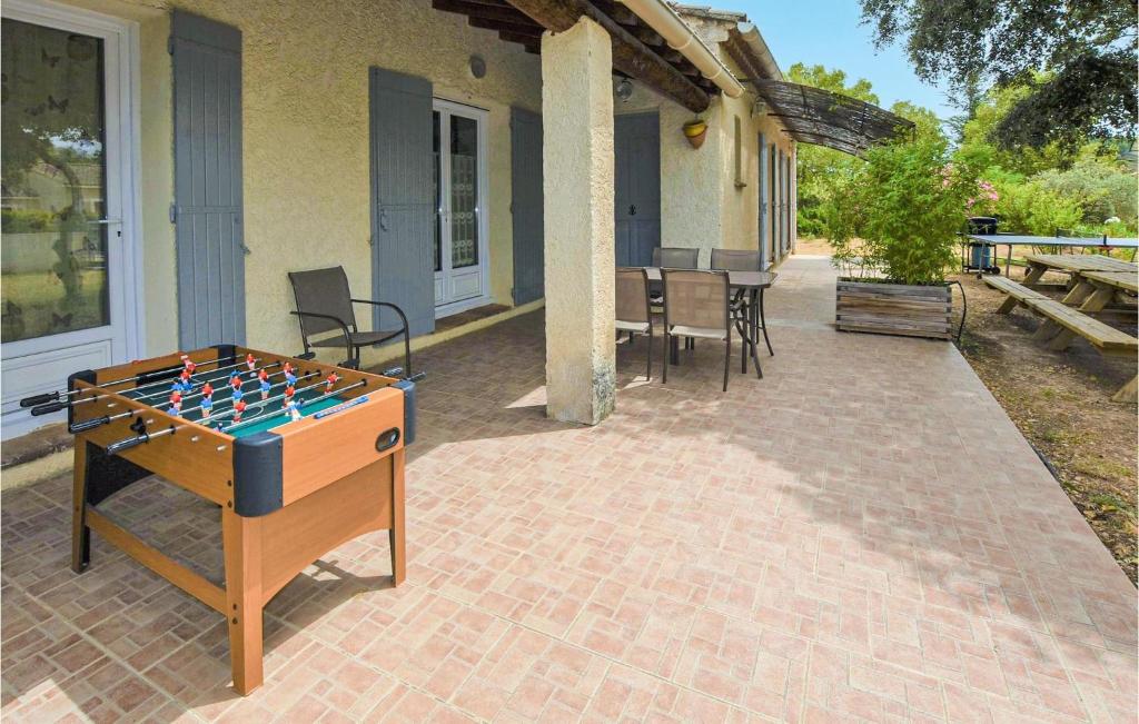 Amazing Home In Mazan With 4 Bedrooms, Private Swimming Pool And Outdoor Swimming Pool photo 2