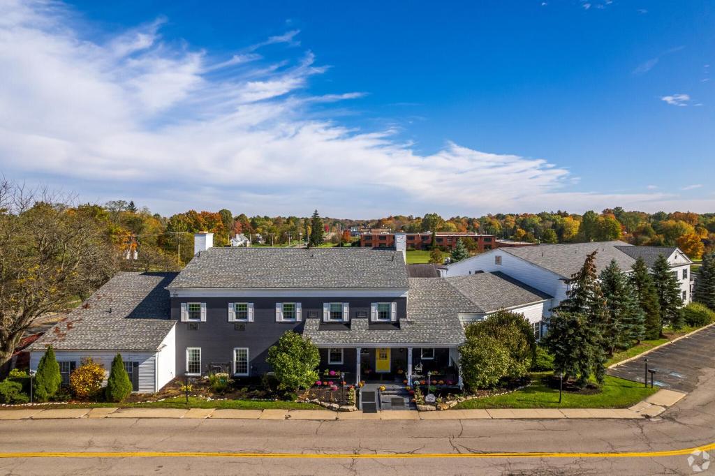 The Aurora Inn image