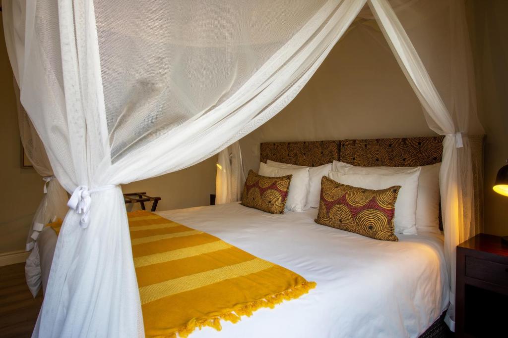 Moya Safari Lodge & Villa photo 2
