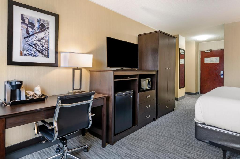 The Capitol Hotel - Tap to explore photos