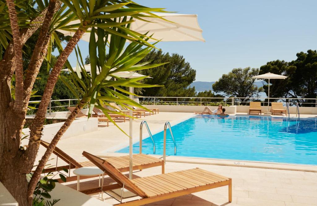 Bluesun Hotel Maestral photo 3