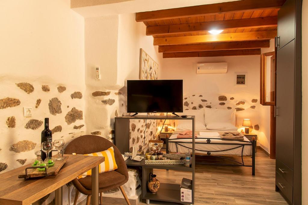 Anemolia Tiny Stone House photo 3