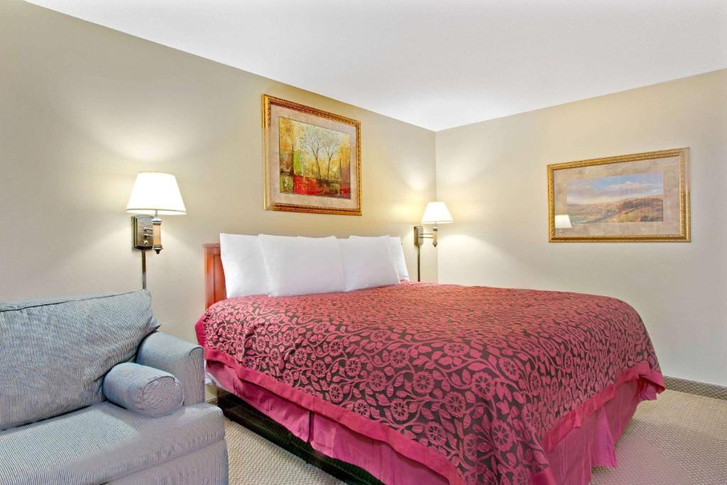 Days Inn by Wyndham St. Louis/Westport MO photo 4
