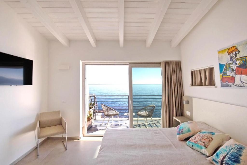 Hotel Caramare photo 2