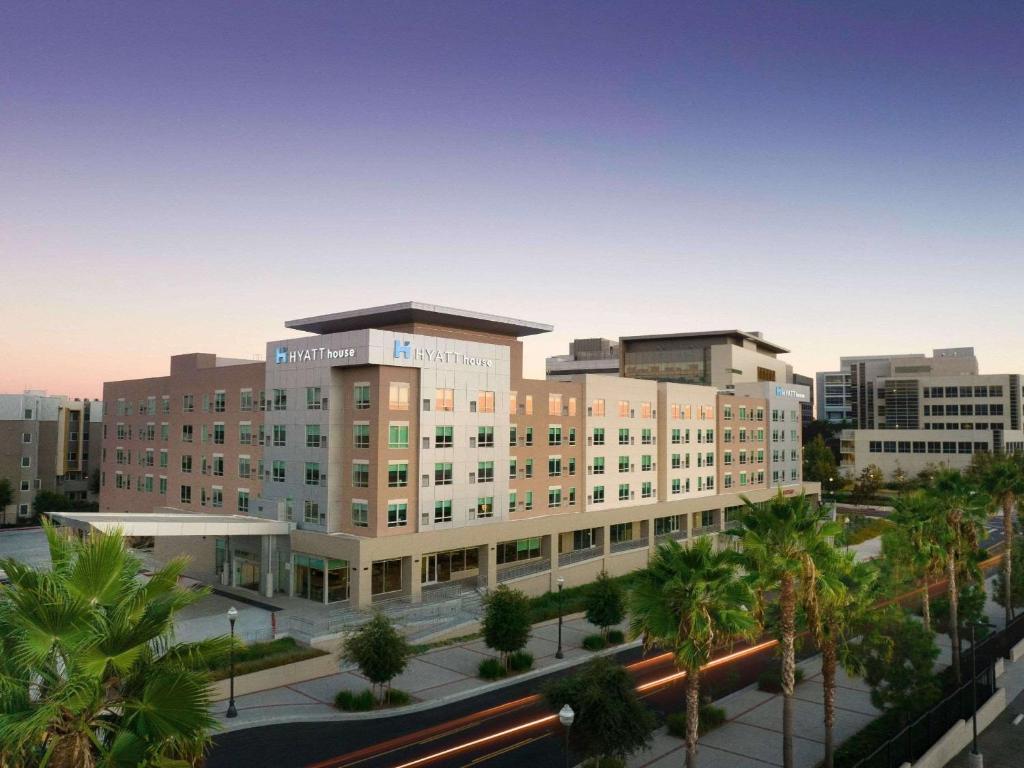 Hyatt House LA - University Medical Center image