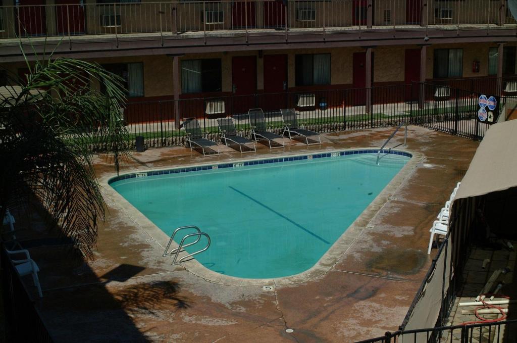 Best Economy Inn n Suites - Tap to explore photos