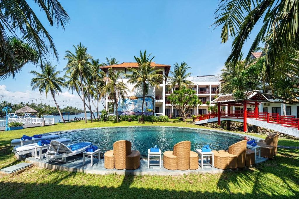 River Beach Resort & Residences