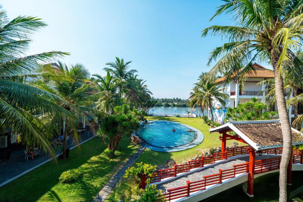 River Beach Resort & Residences