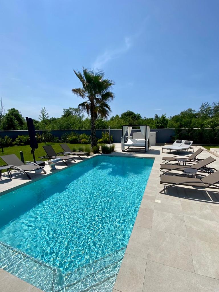 Villa Eni Medulin Sisan heated pool photo 3