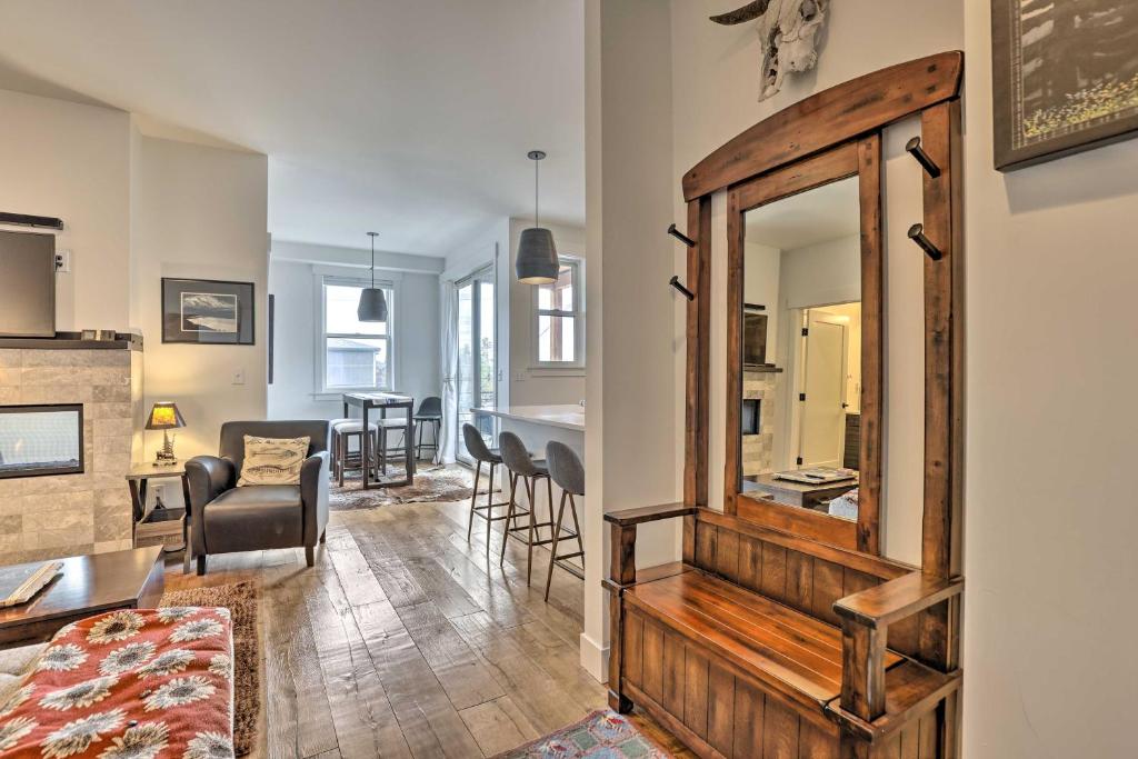 Chic Grand Lake Condo Near Hiking and Boating! photo 3