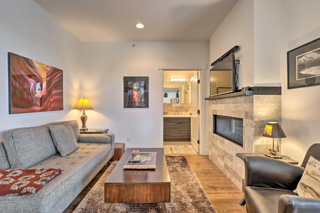 Chic Grand Lake Condo Near Hiking and Boating! photo 4