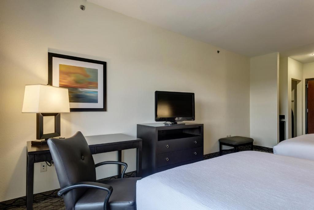 Holiday Inn Express and Suites Sikeston, an IHG Hotel photo 4