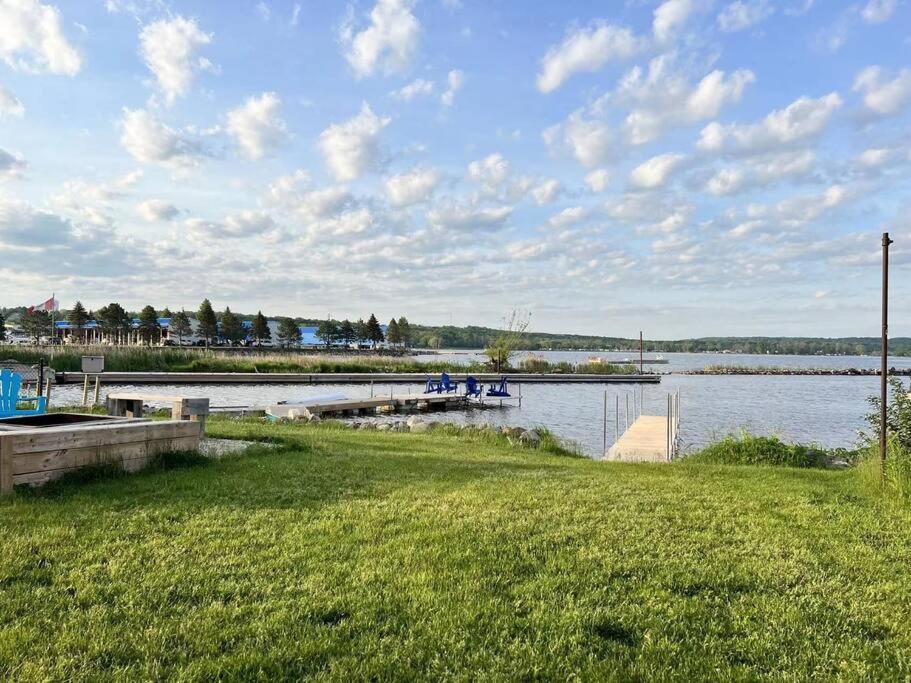 Peaceful Waterfront Cottage on Georgian Bay photo 1