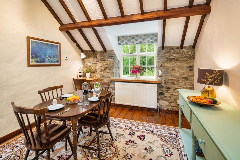 Brynarth Country Cottages photo 2