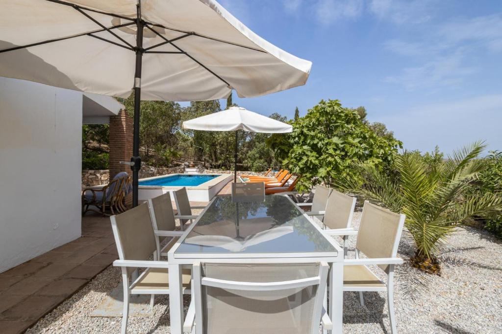 Villa Liviana, Piscina Barbacoa y preciosas vistas Málaga by CostaDelSolEscapes photo 4