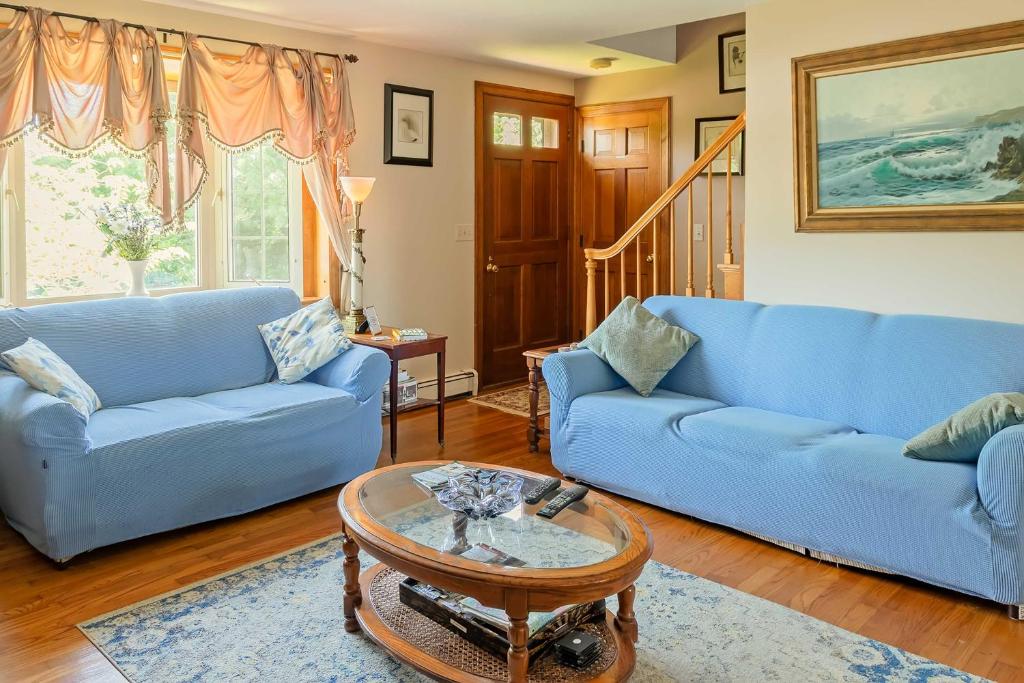 Pet-Friendly West Yarmouth Home, Half Mi to Beach! photo 4