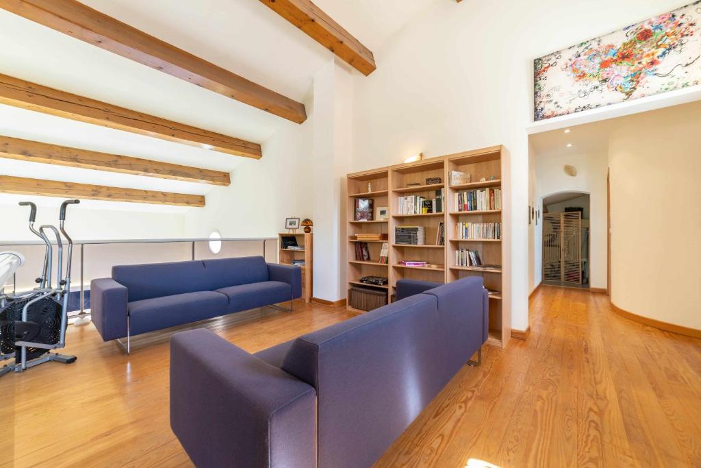 Villa located between Cannes and SaintTropez - Tap to explore photos