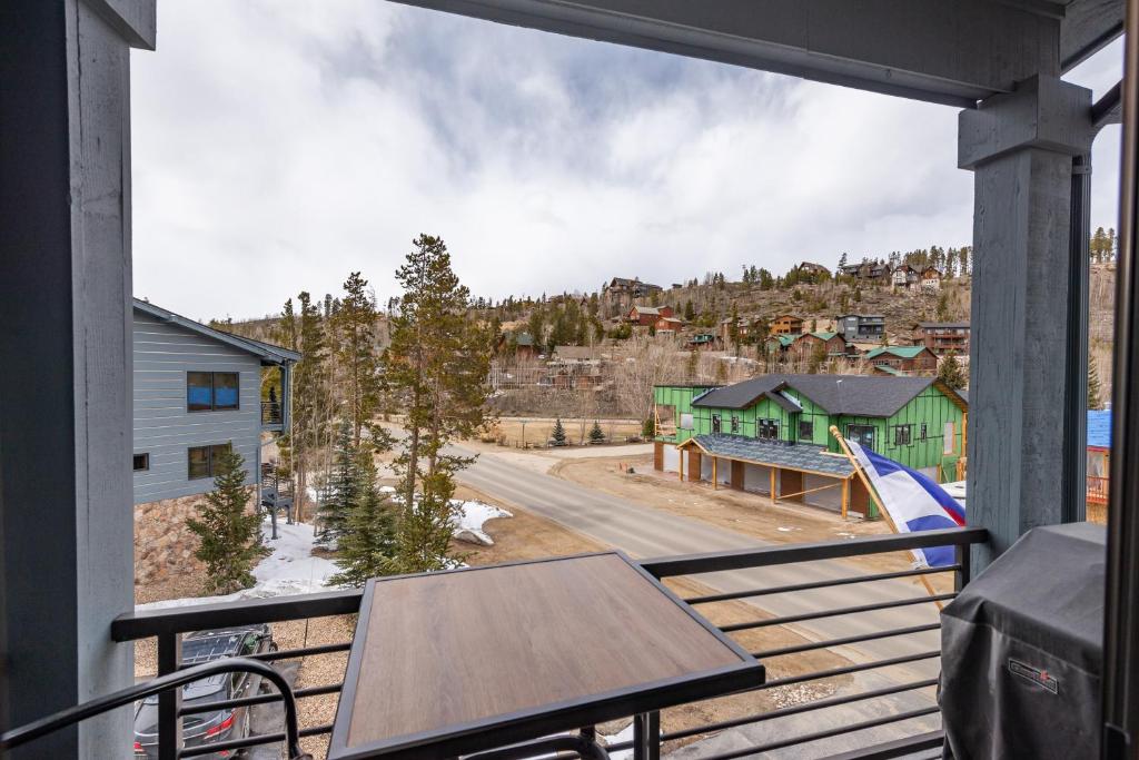 Modern Grand Lake Luxury photo 2