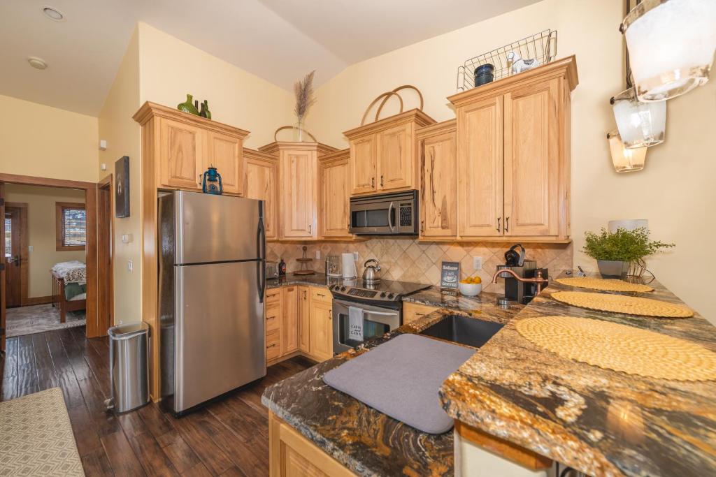 Modern Grand Lake Luxury photo 4