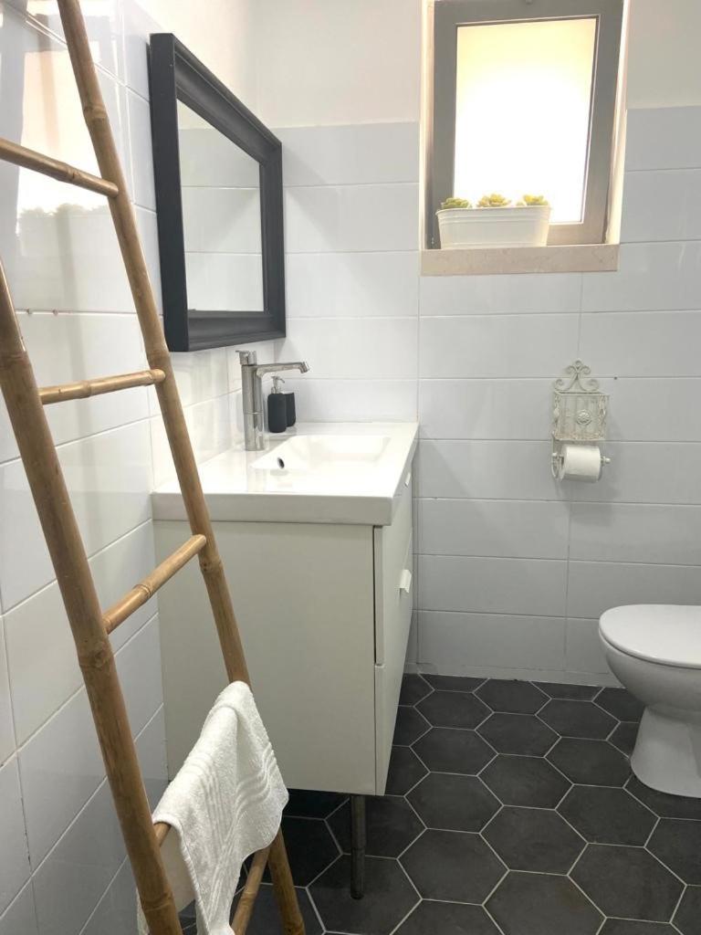 אירוח השקד - 10דק' משדה התעופה photo 3
