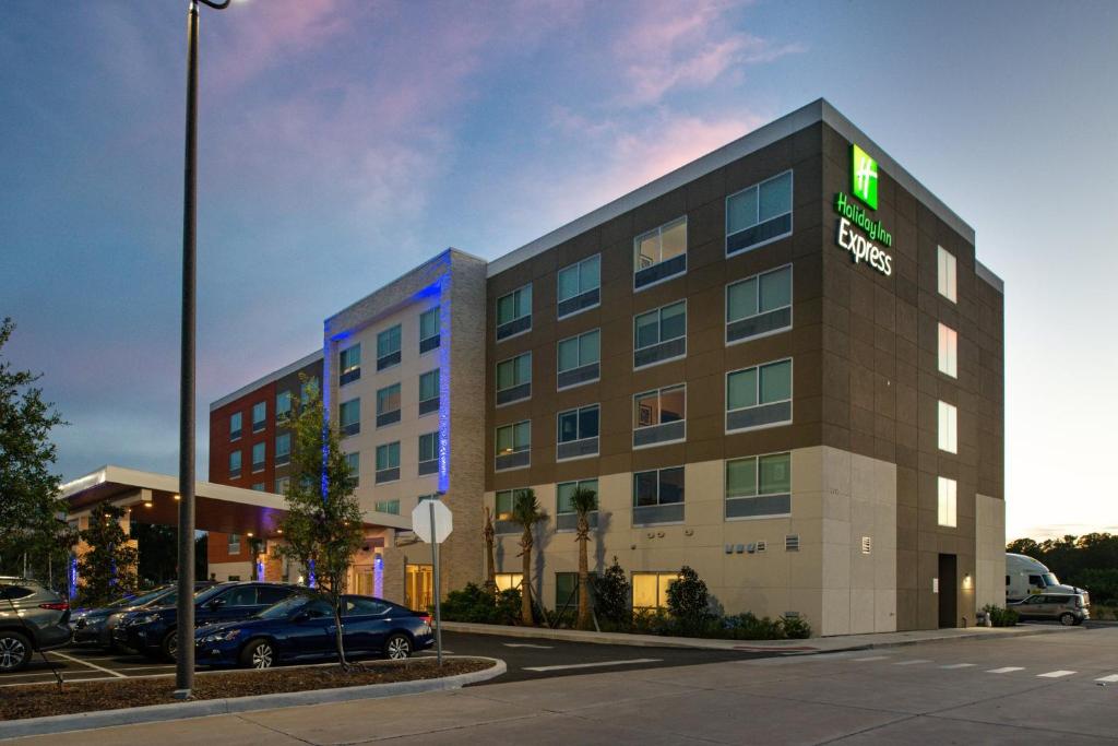 Holiday Inn Express Orlando - South Park, an IHG Hotel image