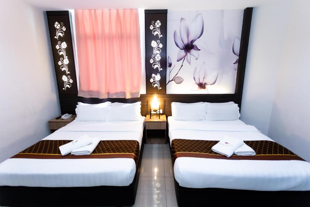 D&F BOUTIQUE HOTEL ERA SQUARE - Tap to explore photos