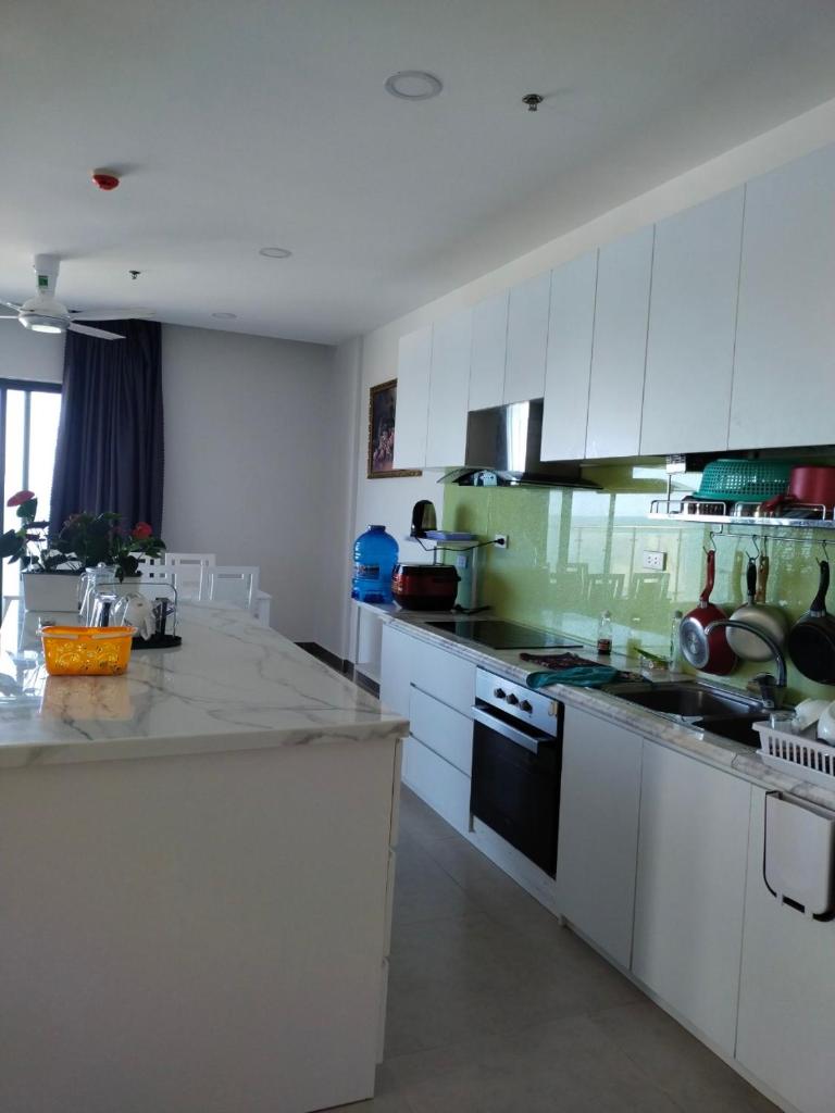 Hảo Aria Resort - hồ bơi và bãi tắm riêng