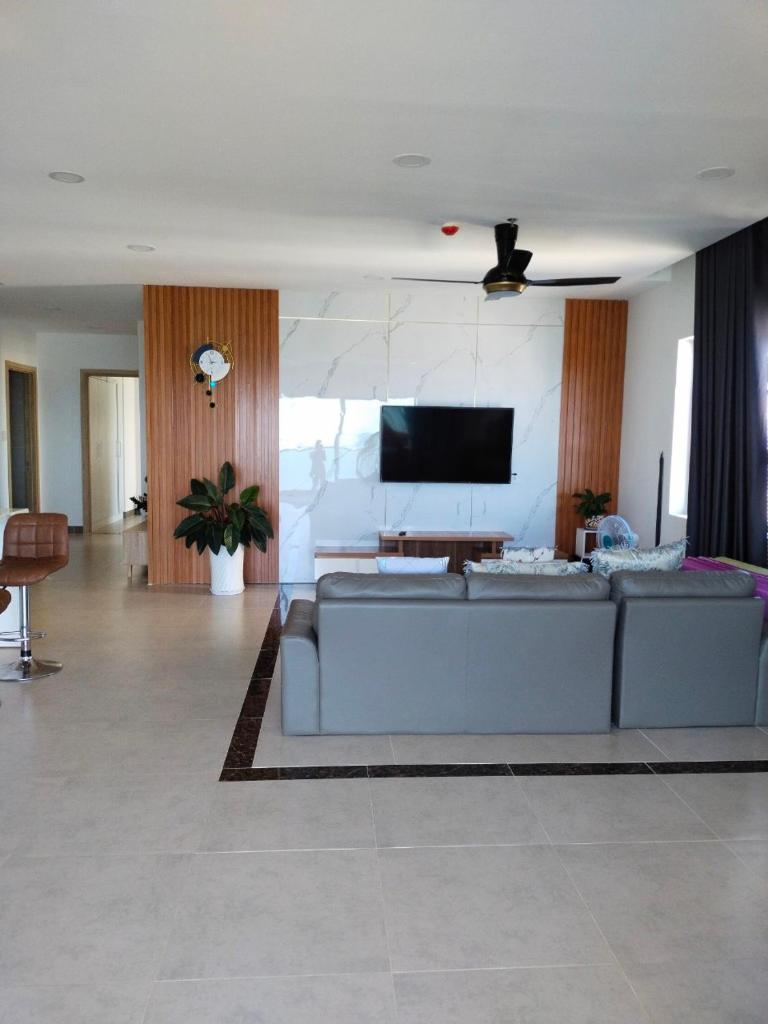 Hảo Aria Resort - hồ bơi và bãi tắm riêng