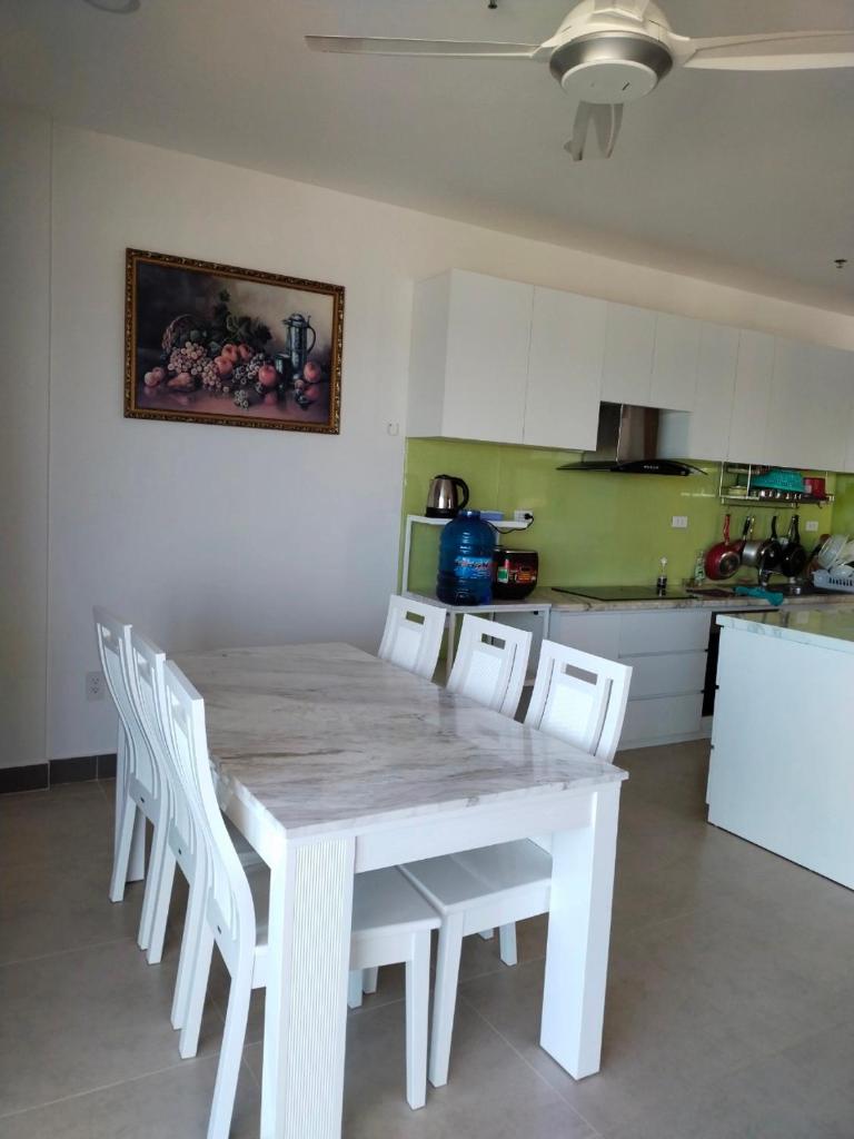 Hảo Aria Resort - hồ bơi và bãi tắm riêng