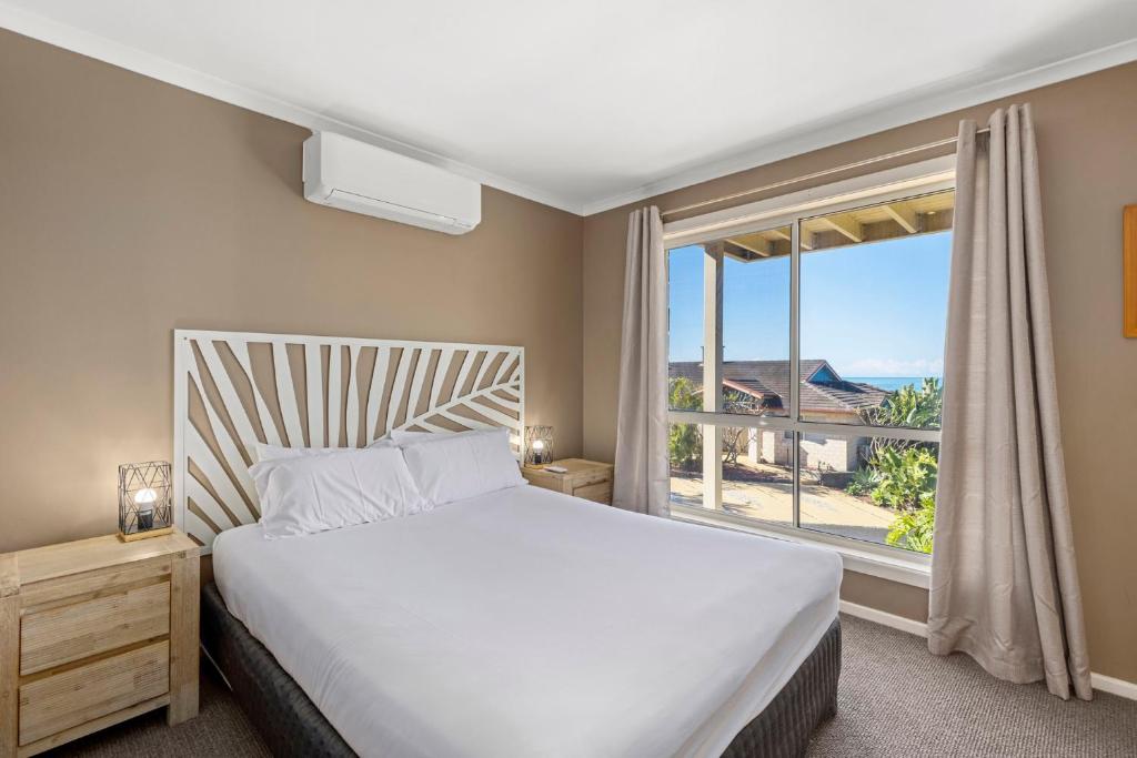 Aqualuna Beach Resort photo 4