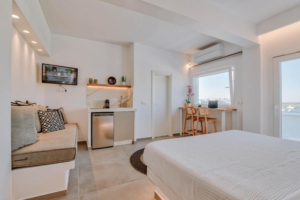 Nautica Suites - Modern Seaview Suite photo 4
