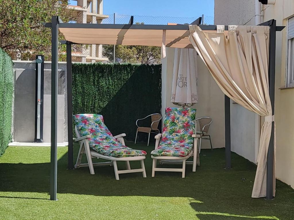 Apartamento Loft con terreno privado y parking compartido - a 800m de Playa Poniente photo 1