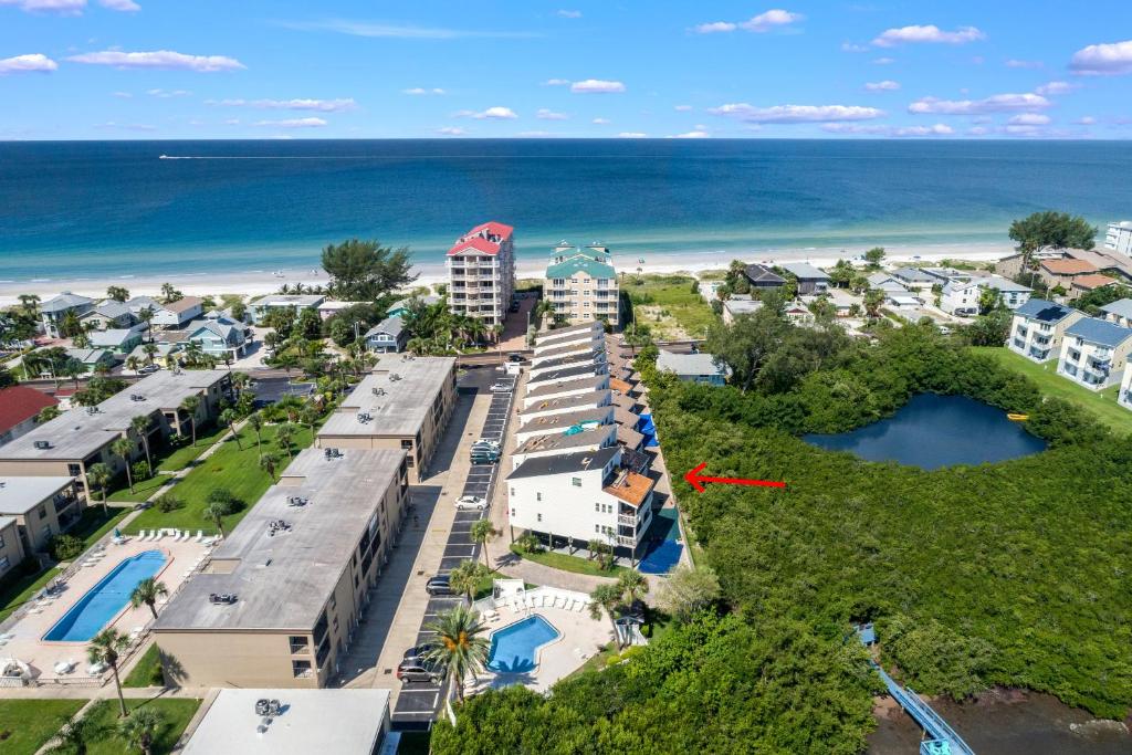 Intercoastal 209 photo 4