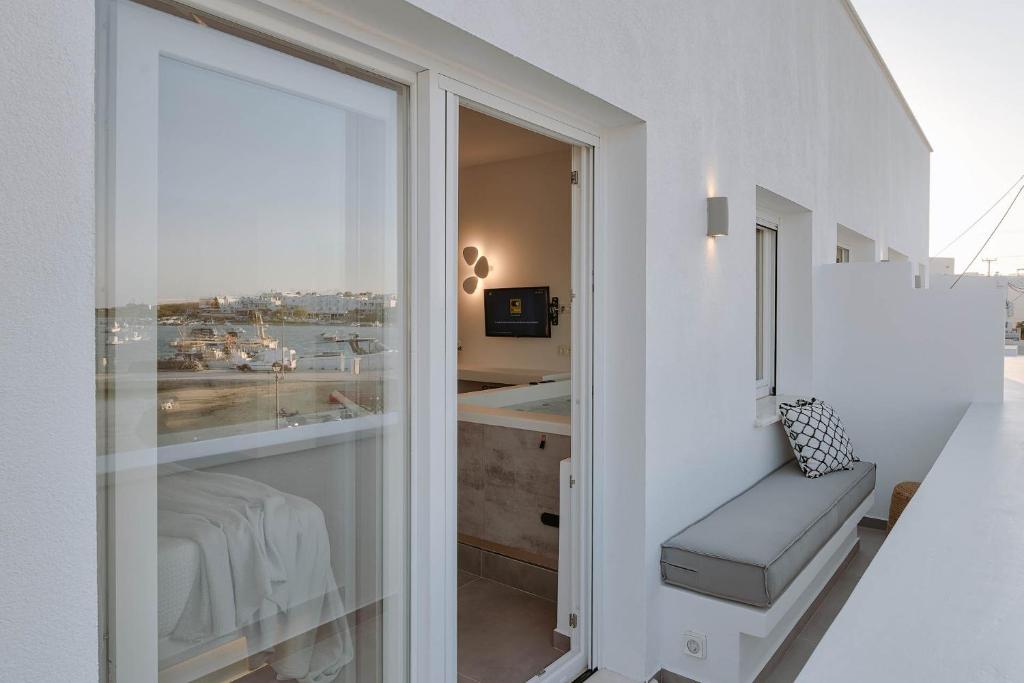 Nautica Suites-Superior Seaview suite with jacuzzi photo 2