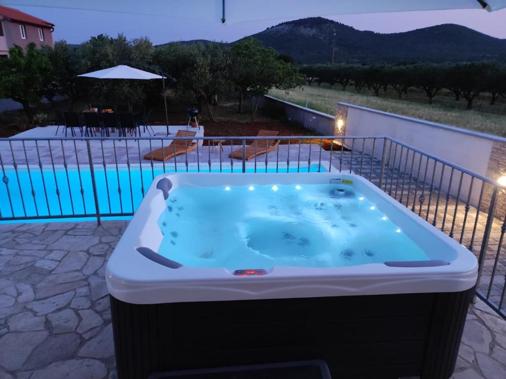 Villa bazen,jacuzzy