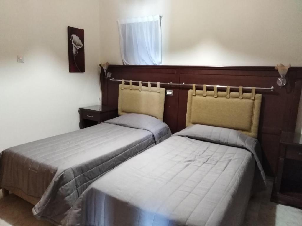 Lovely six bedroom villa in coral bay , car not essential photo 4