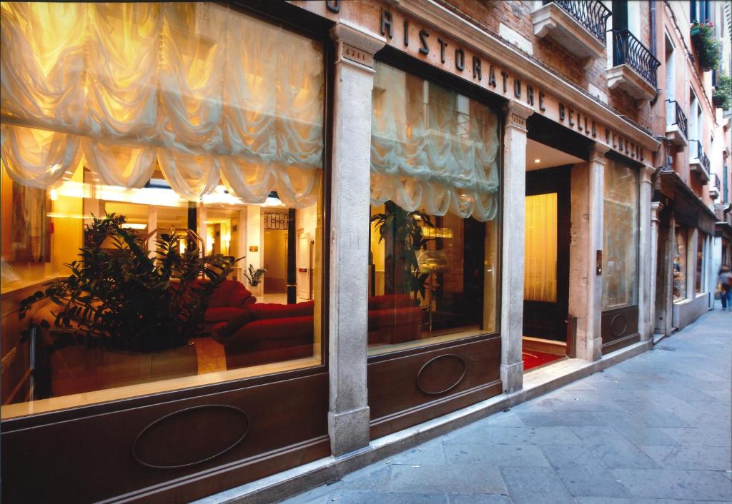 Hotel Bella Venezia photo 2