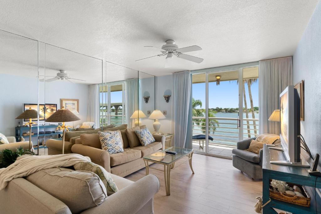 Bahia Vista 8-314, 2 Bedroom, Heated Pool, Spa, WiFi, Sleeps 6 photo 2