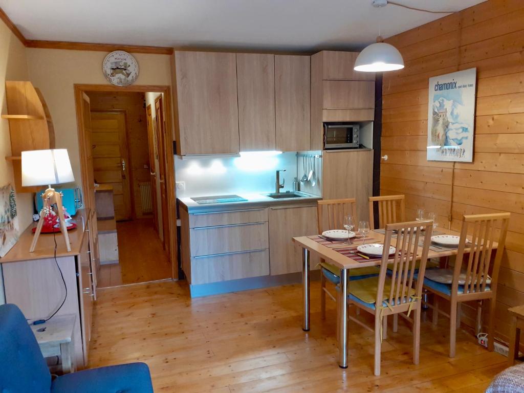 Studio centre station AURON 4 personnes WIFI photo 1