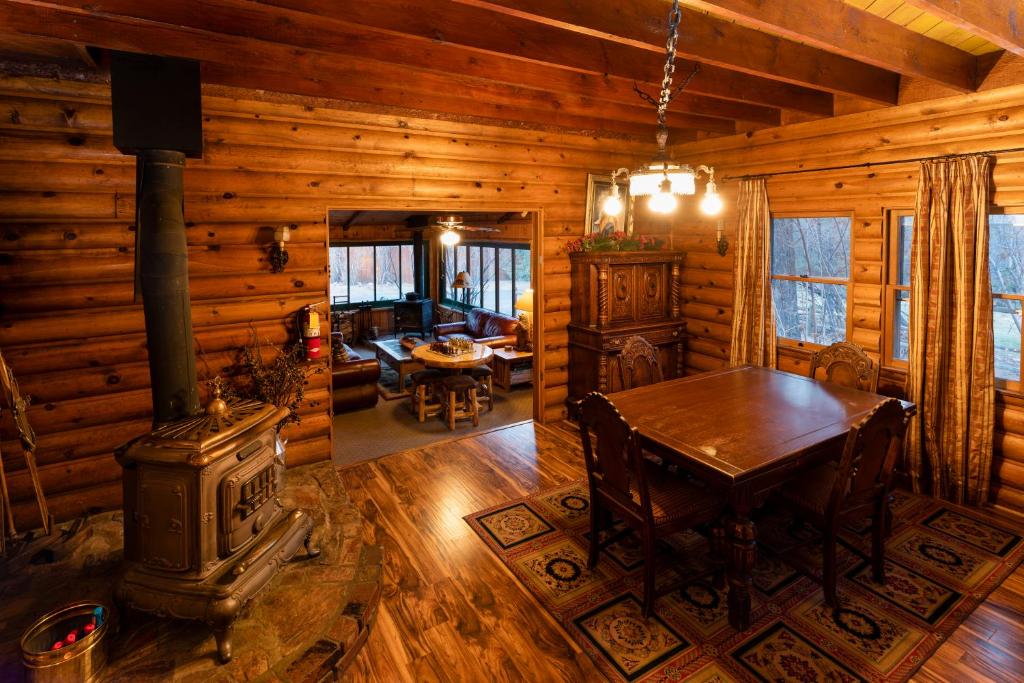 Gold Mountain Manor photo 4