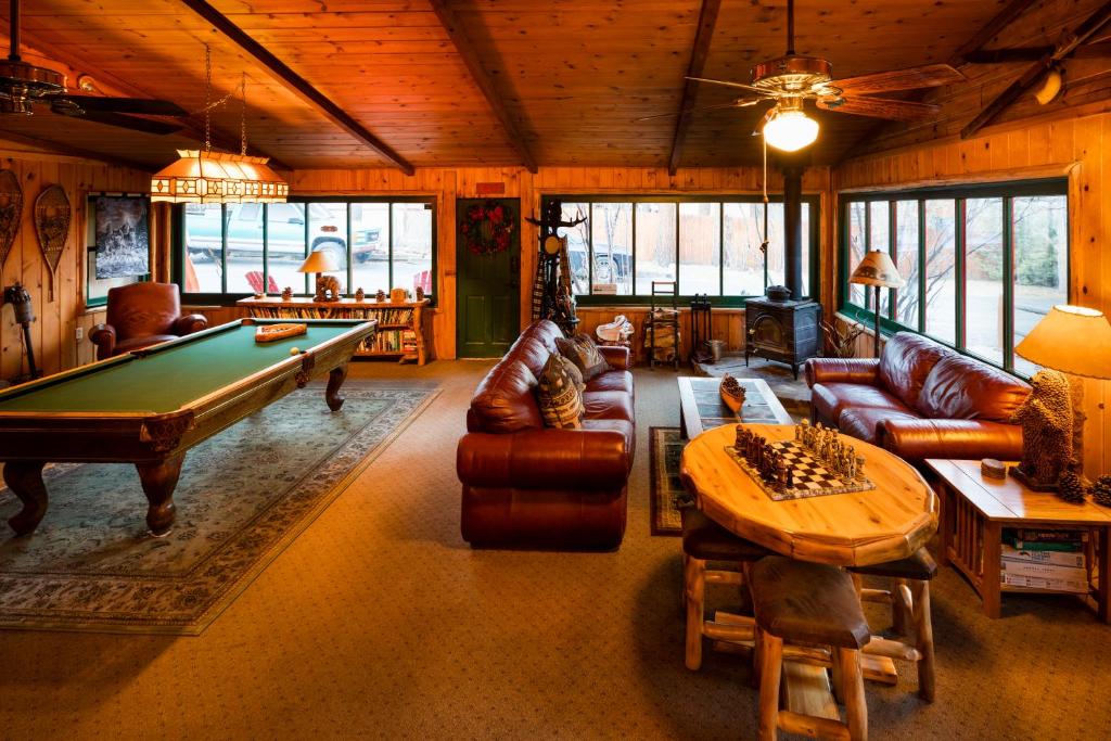Gold Mountain Manor photo 2