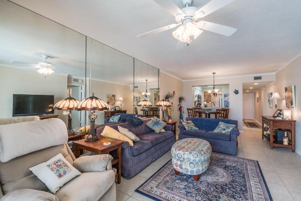 Bahia Vista 9-521, 2 Bedrooms, Heated Pool, Spa, Sleeps 4, Near Beach photo 4
