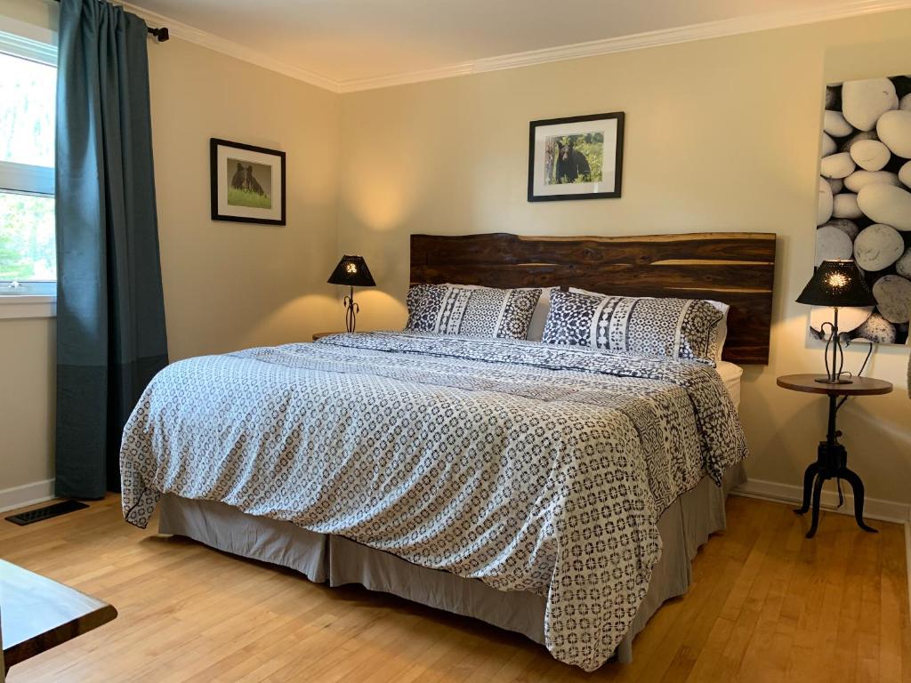 Canadian Rockies Inn - Adults only photo 3